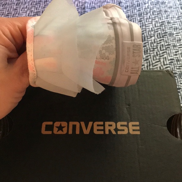 Infant Converse size 4 - Picture 2 of 4